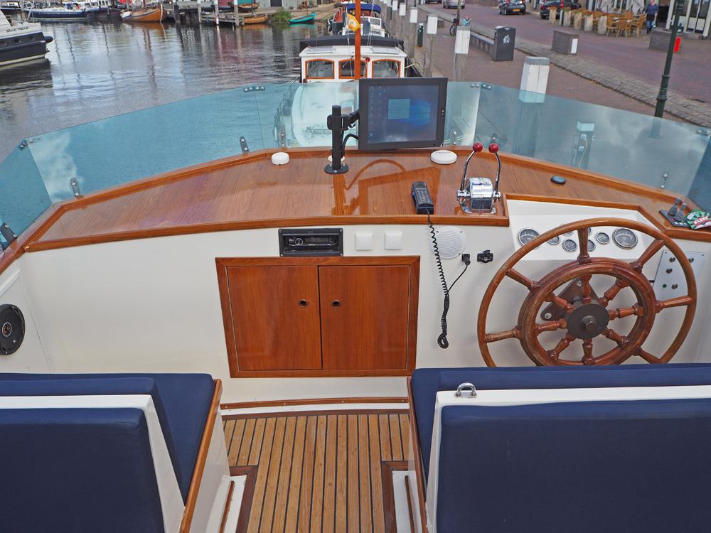 picture Deck equipment